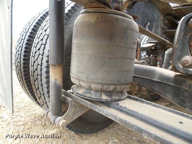 image for item DC5072 1999 Mack CH613 semi truck