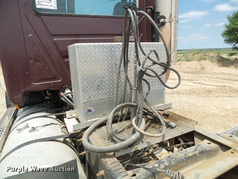 image for item DC5072 1999 Mack CH613 semi truck