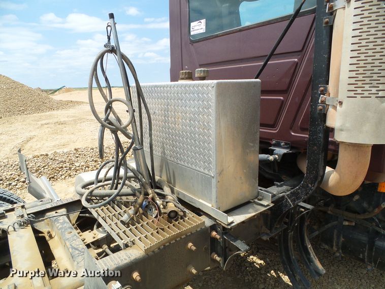 image for item DC5072 1999 Mack CH613 semi truck