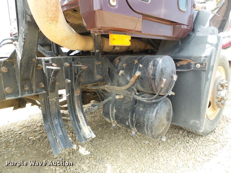 image for item DC5072 1999 Mack CH613 semi truck