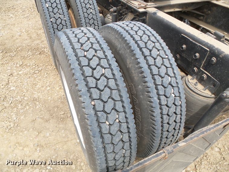 image for item DC5072 1999 Mack CH613 semi truck