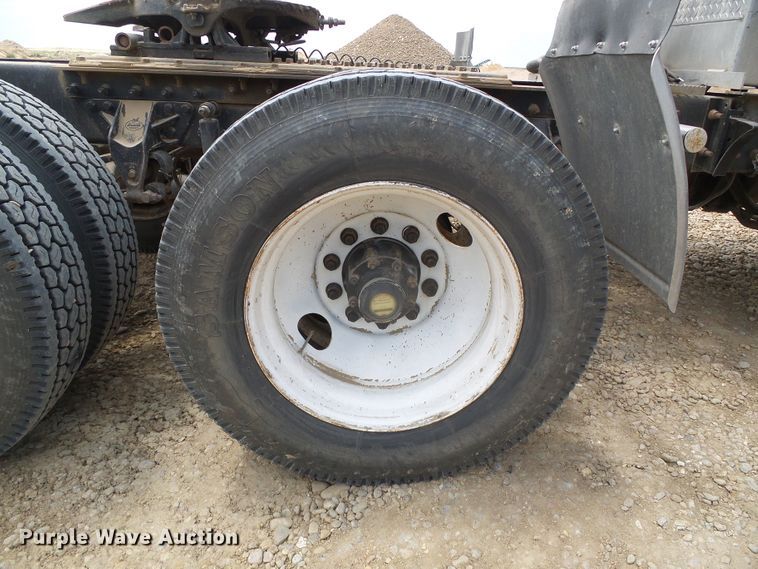 image for item DC5072 1999 Mack CH613 semi truck