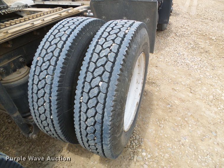 image for item DC5072 1999 Mack CH613 semi truck