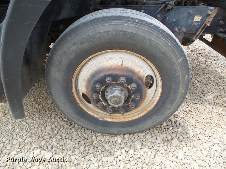 image for item DC5072 1999 Mack CH613 semi truck