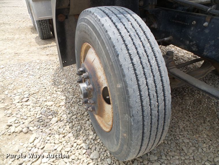 image for item DC5072 1999 Mack CH613 semi truck