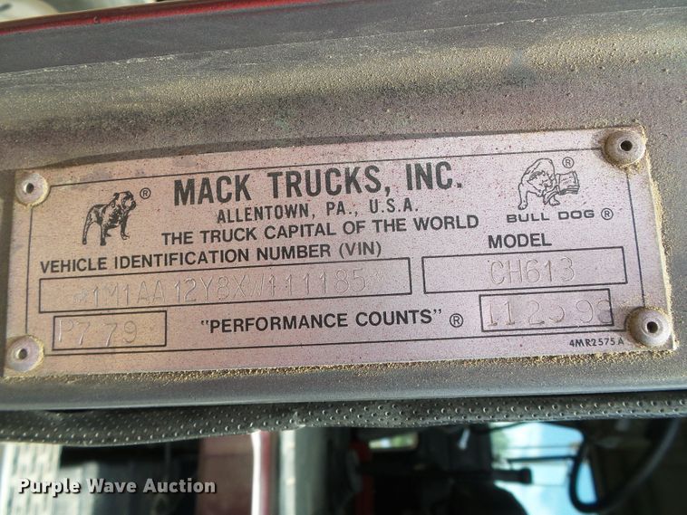image for item DC5072 1999 Mack CH613 semi truck