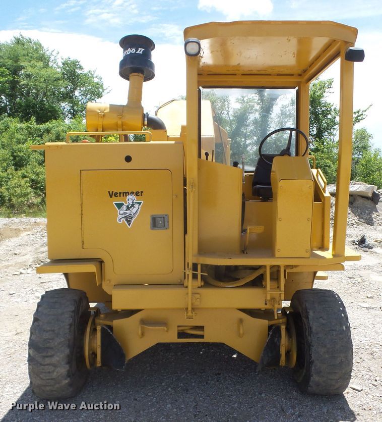 image for item DD6305 1987 Vermeer CC90 rock saw