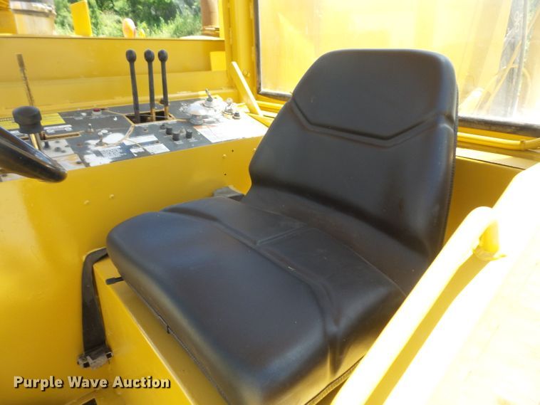 image for item DD6305 1987 Vermeer CC90 rock saw