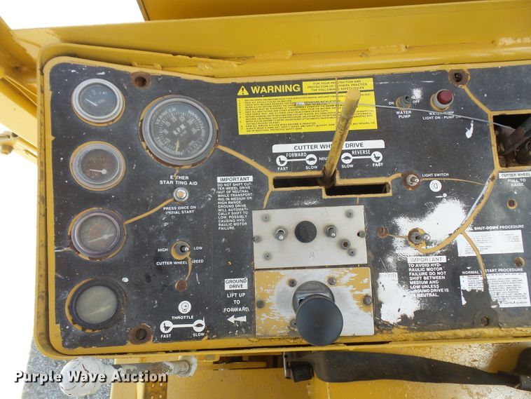 image for item DD6305 1987 Vermeer CC90 rock saw