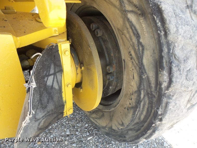 image for item DD6305 1987 Vermeer CC90 rock saw