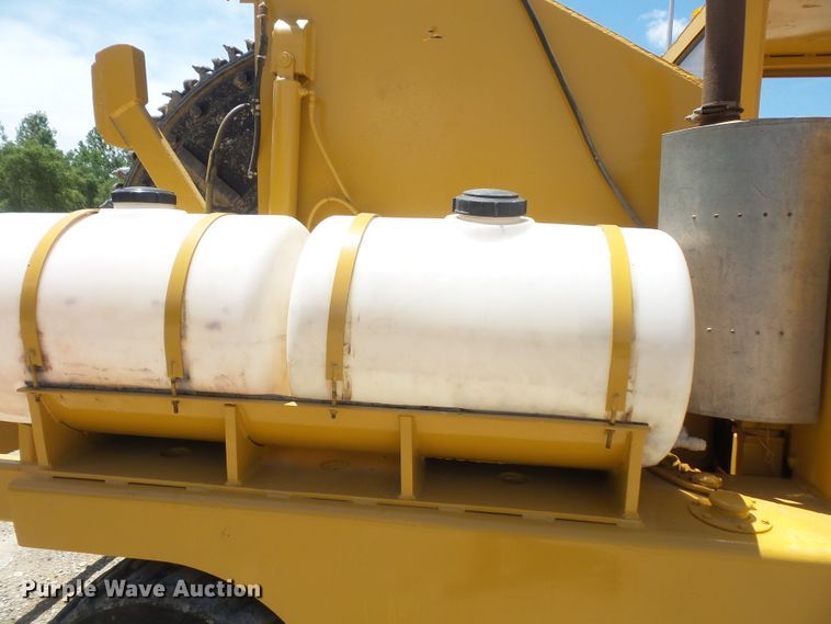 image for item DD6305 1987 Vermeer CC90 rock saw