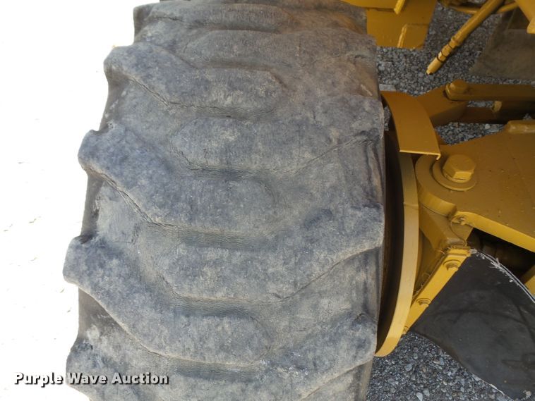 image for item DD6305 1987 Vermeer CC90 rock saw