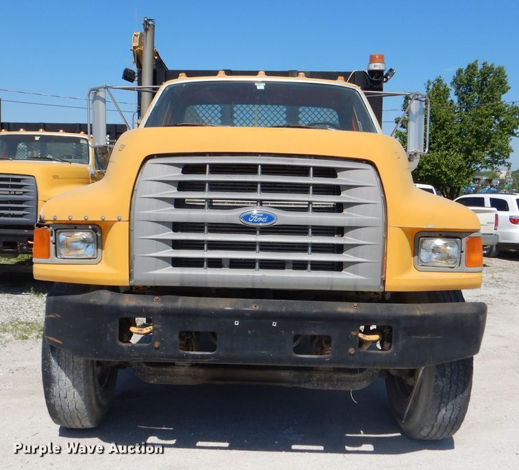 image for item DE3520 1996 Ford F800 crane truck