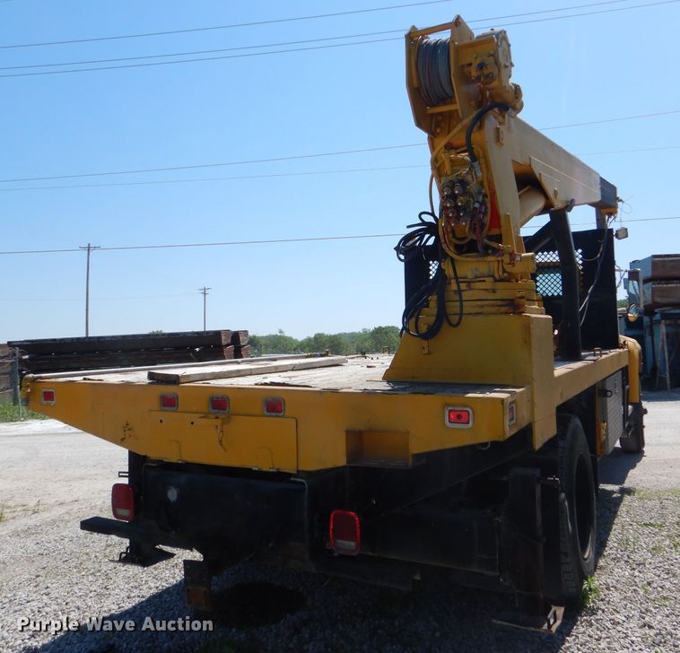 image for item DE3520 1996 Ford F800 crane truck