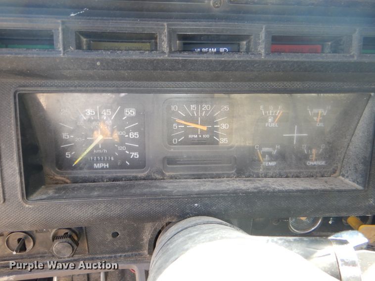 image for item DE3520 1996 Ford F800 crane truck