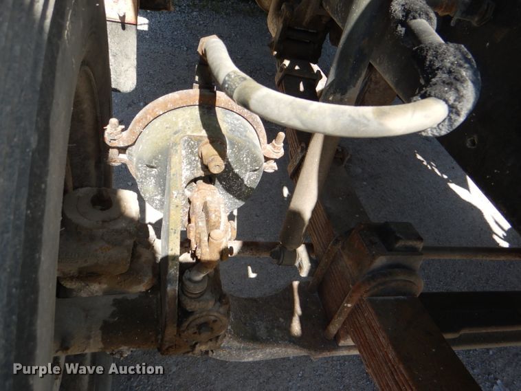 image for item DE3520 1996 Ford F800 crane truck