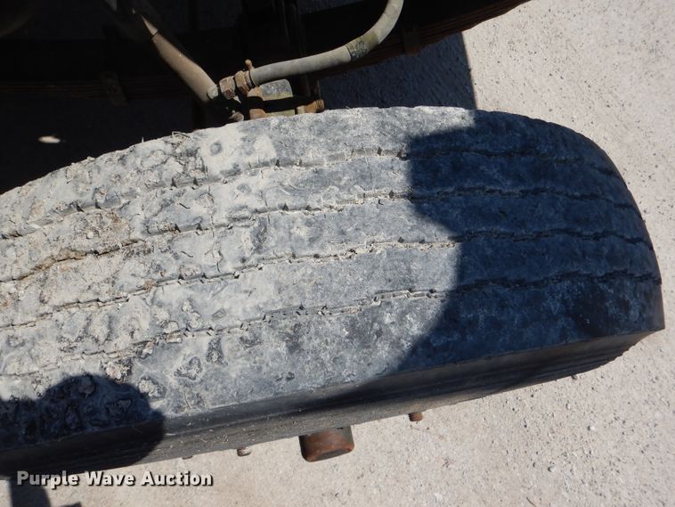 image for item DE3520 1996 Ford F800 crane truck