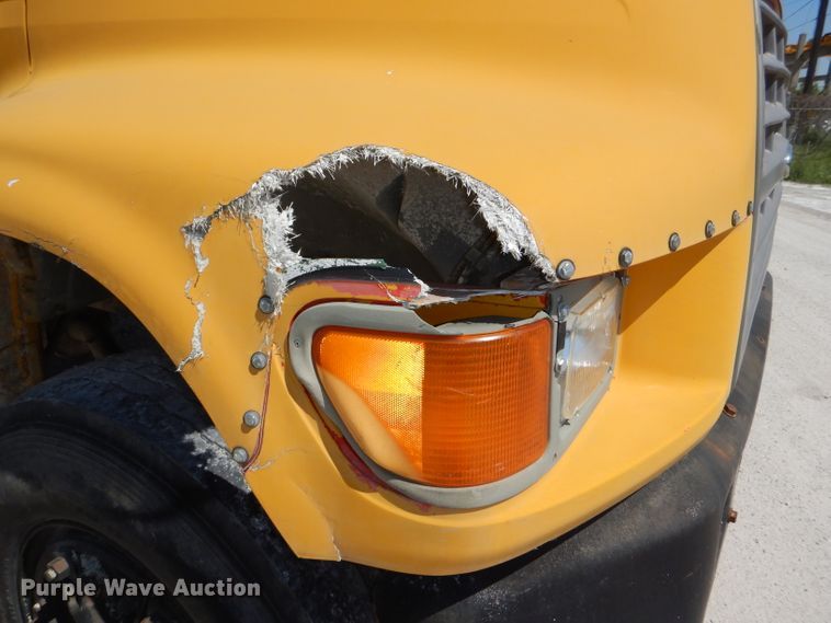 image for item DE3520 1996 Ford F800 crane truck