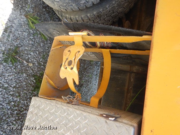 image for item DE3520 1996 Ford F800 crane truck