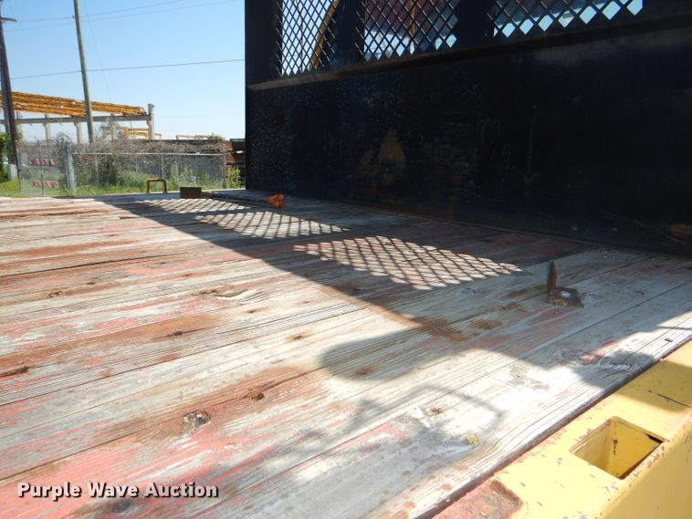 image for item DE3520 1996 Ford F800 crane truck