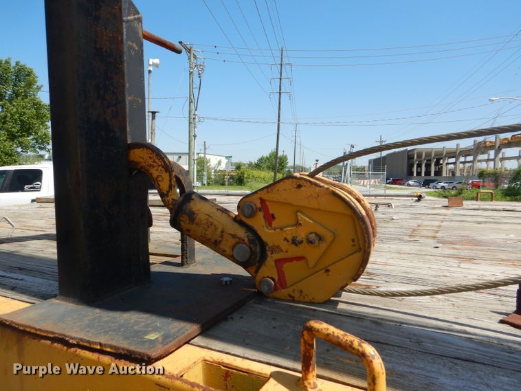 image for item DE3520 1996 Ford F800 crane truck