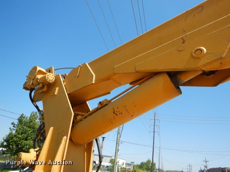 image for item DE3520 1996 Ford F800 crane truck