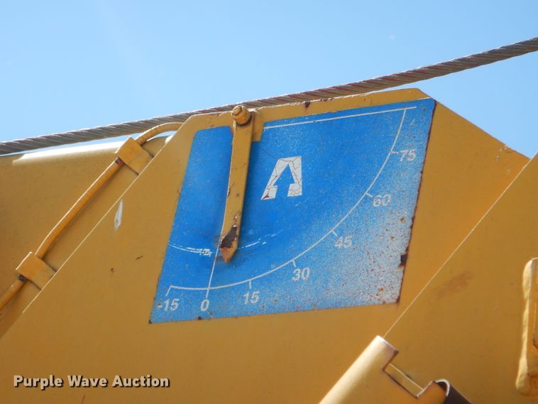 image for item DE3520 1996 Ford F800 crane truck