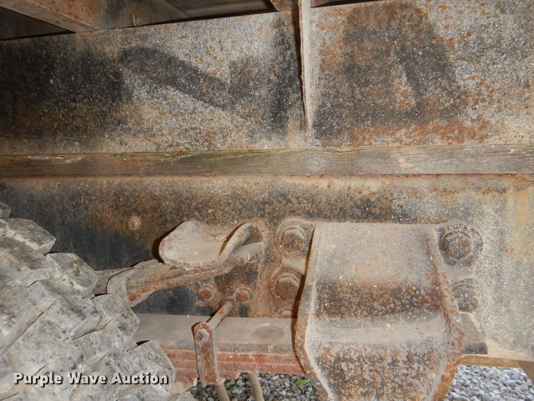 image for item DE3520 1996 Ford F800 crane truck