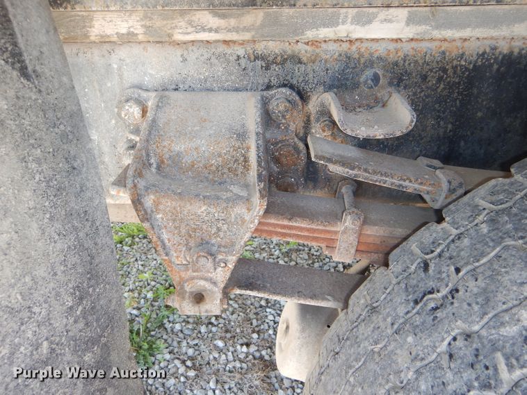 image for item DE3520 1996 Ford F800 crane truck