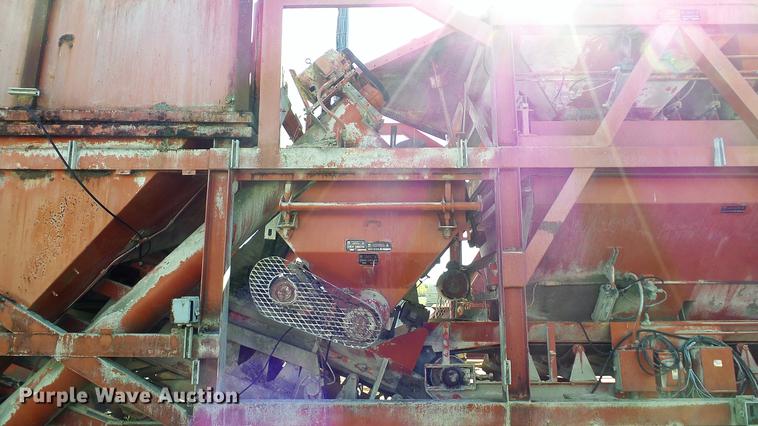 image for item DE4930 1973 Ross 250-8 Mobiliner Central Mix concrete plant