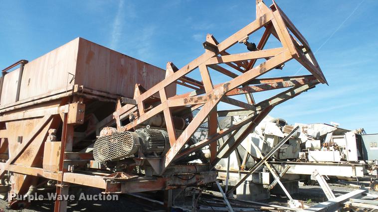 image for item DE4930 1973 Ross 250-8 Mobiliner Central Mix concrete plant