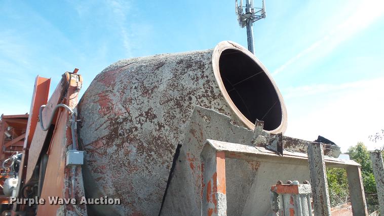 image for item DE4930 1973 Ross 250-8 Mobiliner Central Mix concrete plant