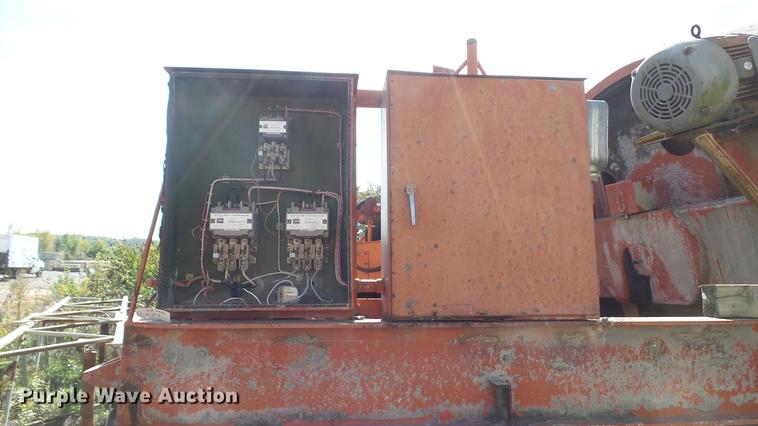 image for item DE4930 1973 Ross 250-8 Mobiliner Central Mix concrete plant