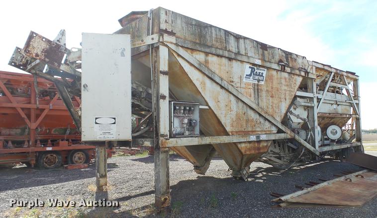 image for item DE4931 1990 Ross 135-10 Uniplant Central Mix concrete plant