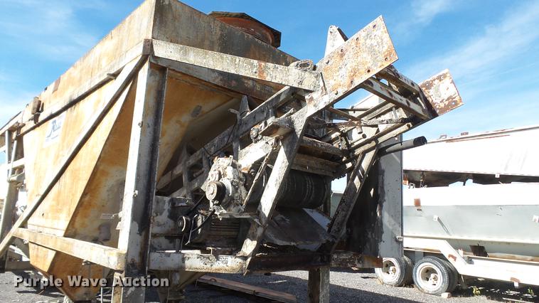 image for item DE4931 1990 Ross 135-10 Uniplant Central Mix concrete plant