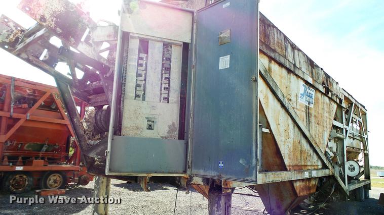 image for item DE4931 1990 Ross 135-10 Uniplant Central Mix concrete plant