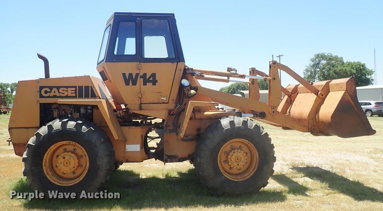 image for item DE5432 Case W14 wheel loader