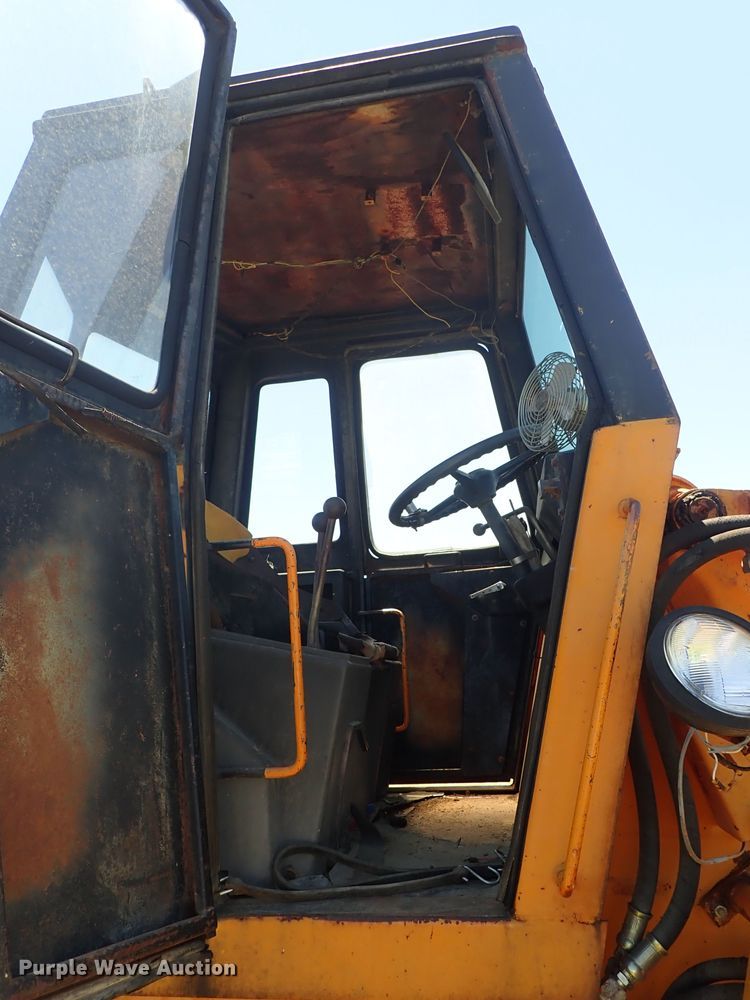 image for item DE5432 Case W14 wheel loader