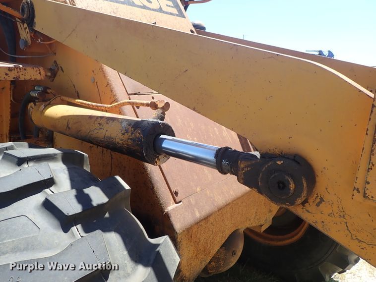 image for item DE5432 Case W14 wheel loader