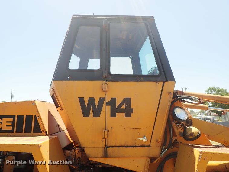 image for item DE5432 Case W14 wheel loader