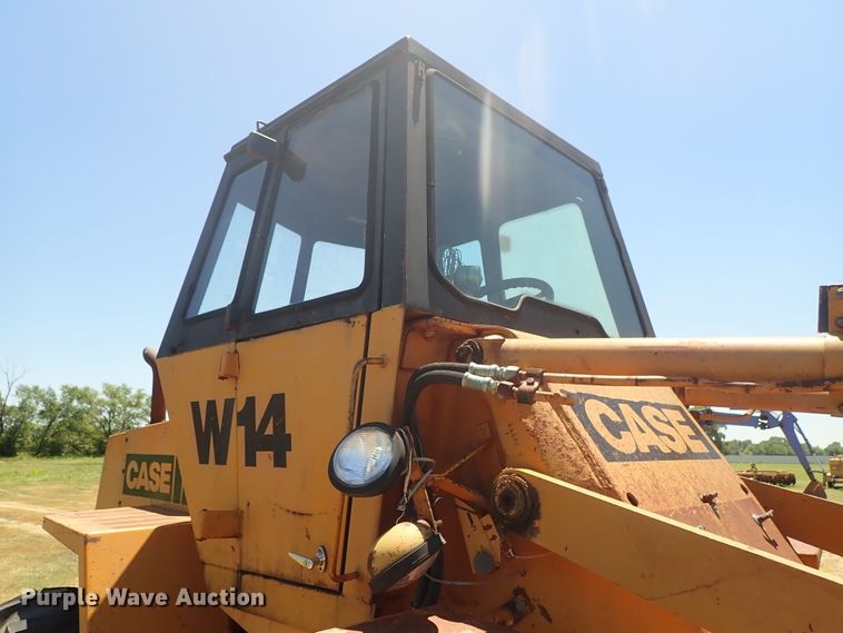 image for item DE5432 Case W14 wheel loader