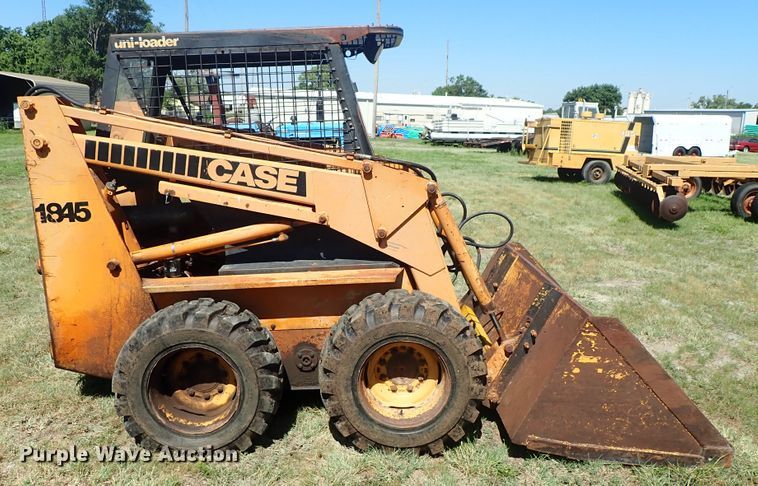 image for item DE5439 1981 Case 1845 skid steer