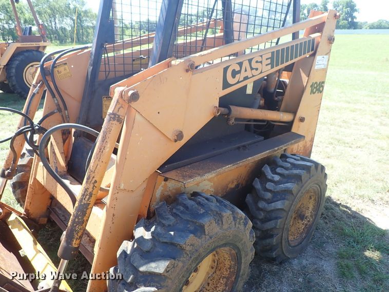 image for item DE5439 1981 Case 1845 skid steer