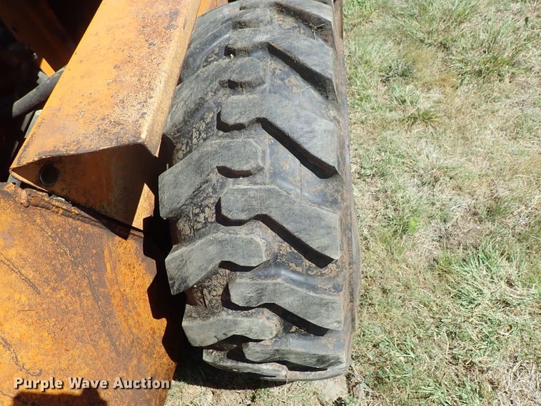 image for item DE5439 1981 Case 1845 skid steer