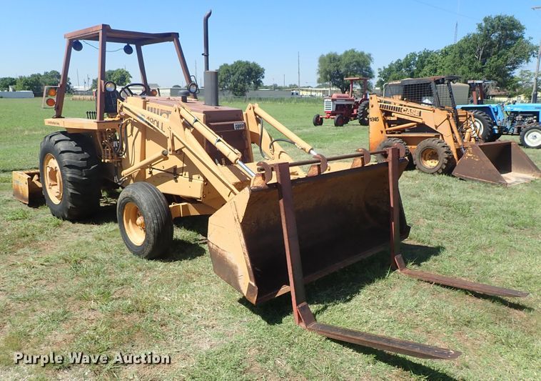 image for item DE5440 1983 Case 480LL landscape tractor