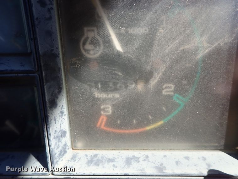 image for item DE5440 1983 Case 480LL landscape tractor