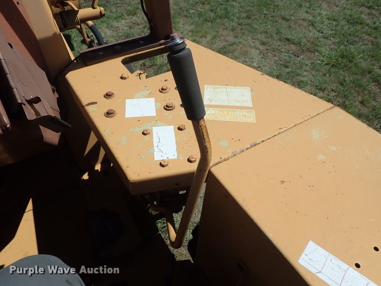 image for item DE5440 1983 Case 480LL landscape tractor