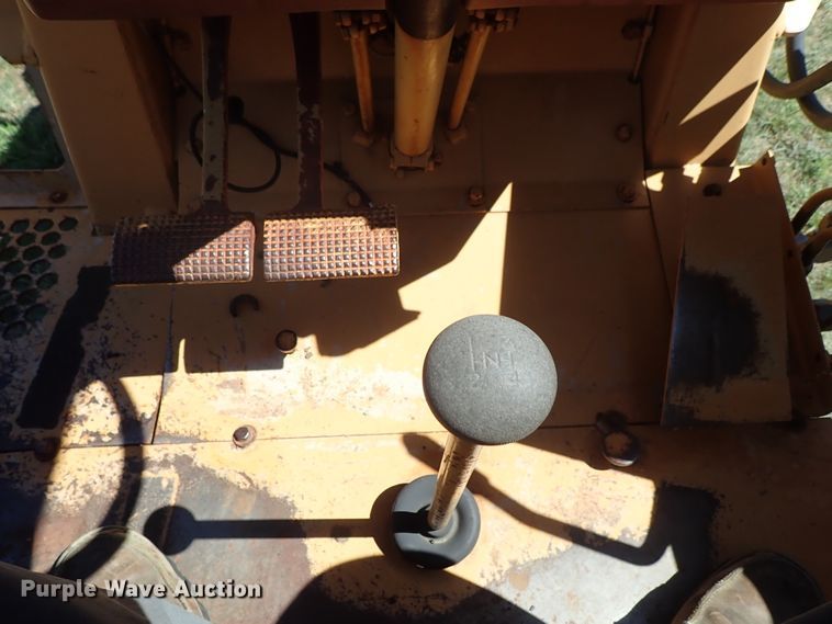 image for item DE5440 1983 Case 480LL landscape tractor