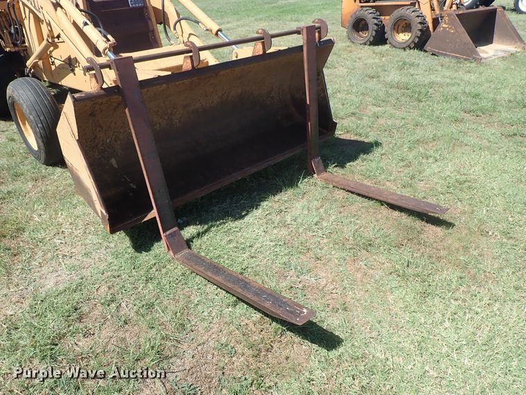 image for item DE5440 1983 Case 480LL landscape tractor