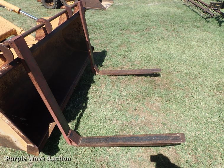 image for item DE5440 1983 Case 480LL landscape tractor